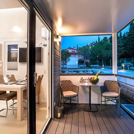 Botel Dreamy Houseboat By The Sea With Terrace And Hot Tub *
